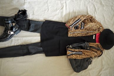 just-take-a-look-berlin-stylebook-bikerjacke-im-leoprint