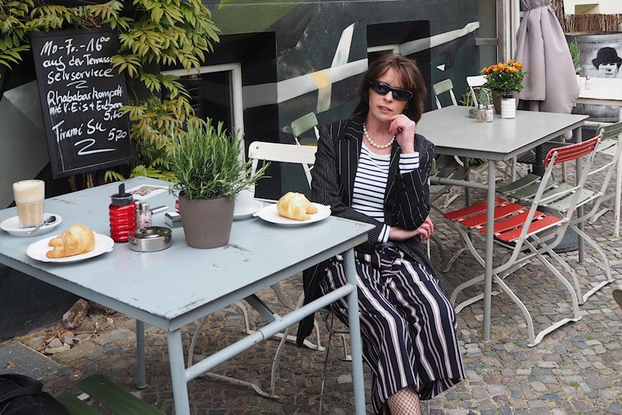 Just-take-a-look.berlin - Faktencheck - Fakten über mich - Outfit mit Streifenculotte