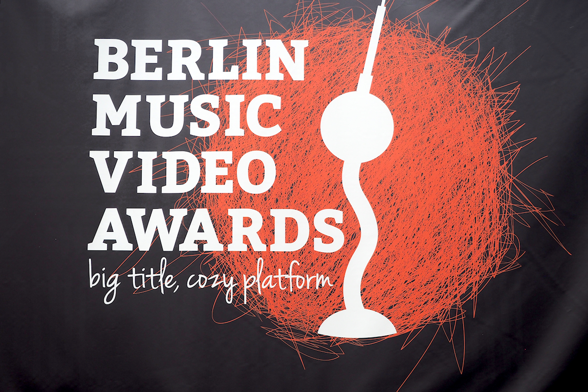 Just-take-a-look.berlin - Fashion Show beim Berlin Musik Video Award