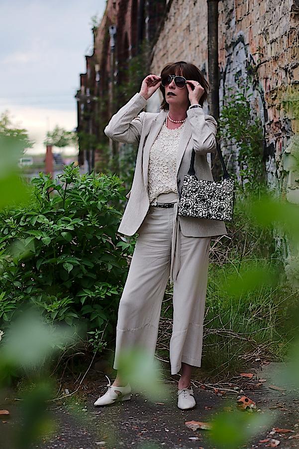 Just-take-a-look.berlin - Outfit and Lost Places in Berlin