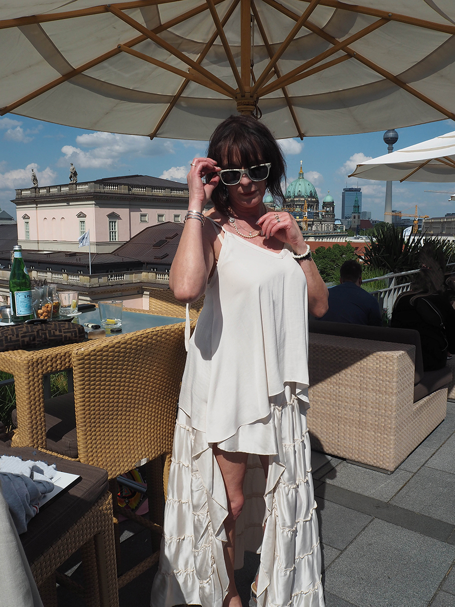 Just-take-a-look Berlin - Outfit Rooftop Hotel de Rome-4.1