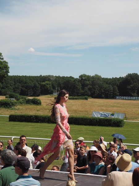 Just-take-a-look Berlin - Fashion Race Day Rennbahn Hoppegarten Lana Müller-2