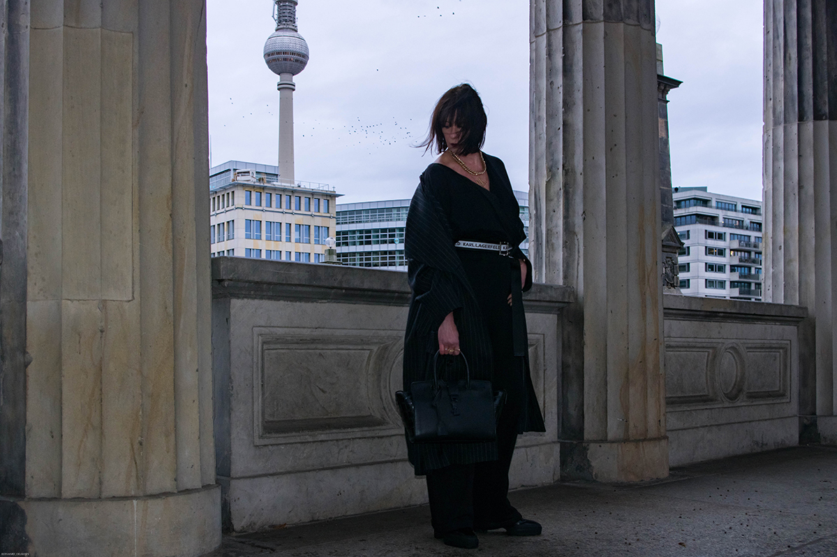 Just-take-a-look Berlin - Ausblick 2020 - Outfit Jumpsuit Museumsinsel-13.1